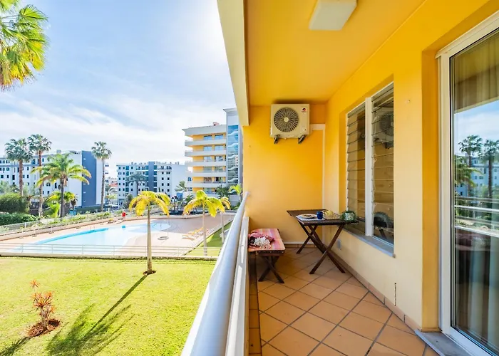 Lux Garden View By Homie Apartment