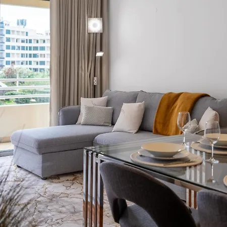 Lux Garden View By Homie Apartment