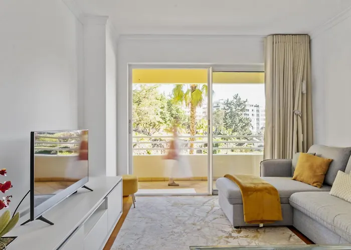 Lux Garden View By Homie